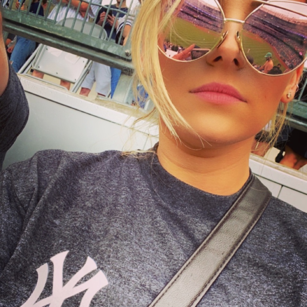 Meet your Posher, Devyn